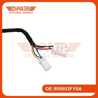 À l'arrière gauche et à droite, le support intelligent 905603FY0A pour Infiniti QX70